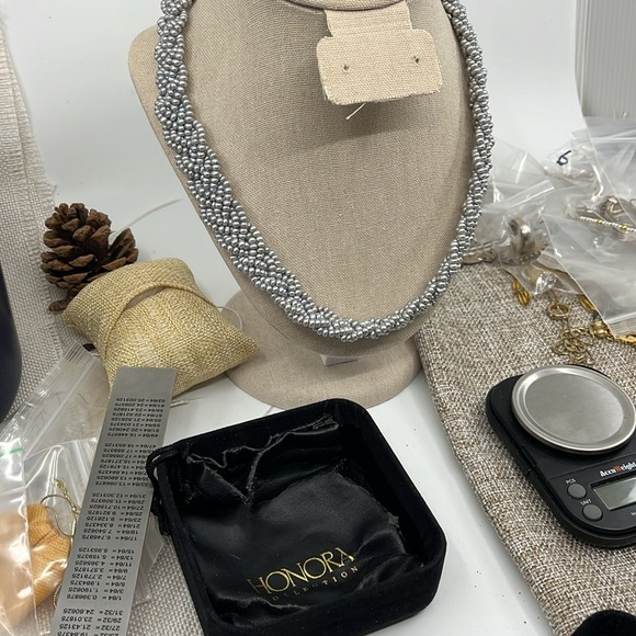 Vintage Honora 16-20" Adjustable Grey Pearl Necklace - Picture 2 of 16